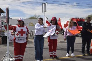 Banderazo de la Colecta Nacional Anual de Cruz Roja Mexicana.